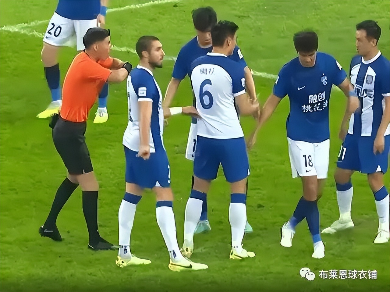 中超一场比赛两个乌龙球,中超乌龙球衣打架