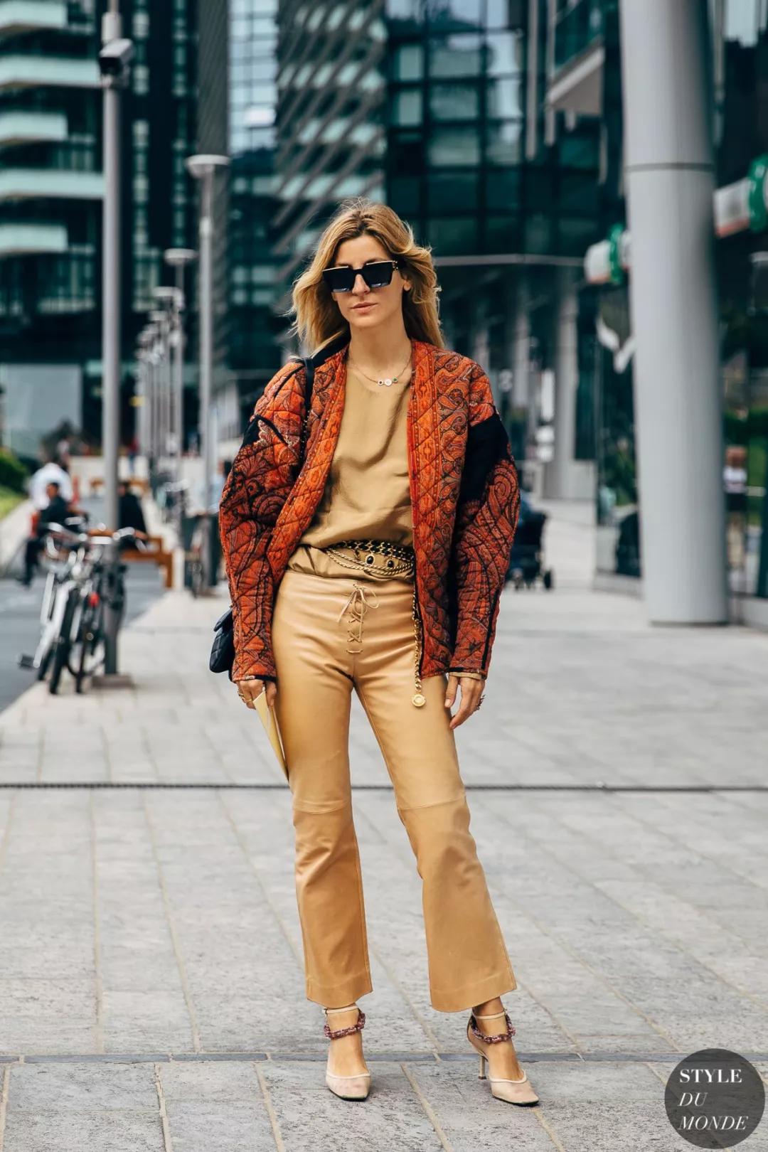 驼色外套内搭什么色彩打底,158梨形身材驼色大衣搭配高级感