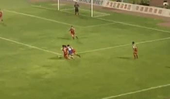 张效瑞98年国足集训谁把他铲伤的,国足土伦杯张效瑞