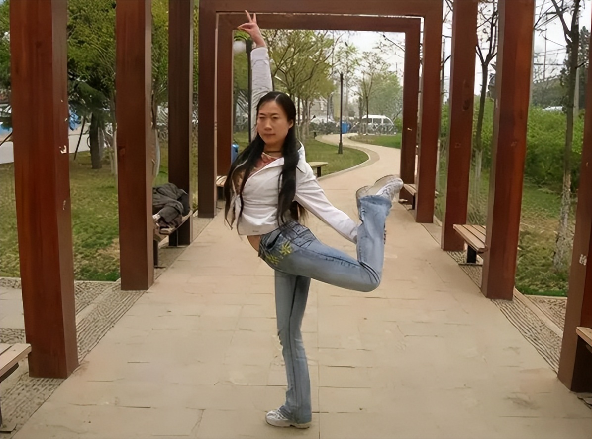 45岁芙蓉姐姐现状：从人人嘲笑到低调富婆，她才是最清醒的那一个