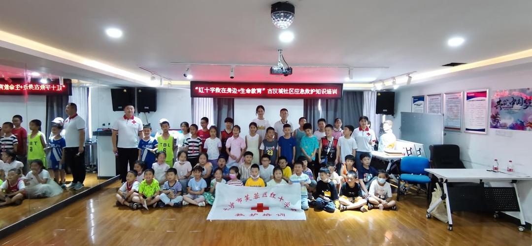 双减点亮多彩寒假,双减学生百张笑脸