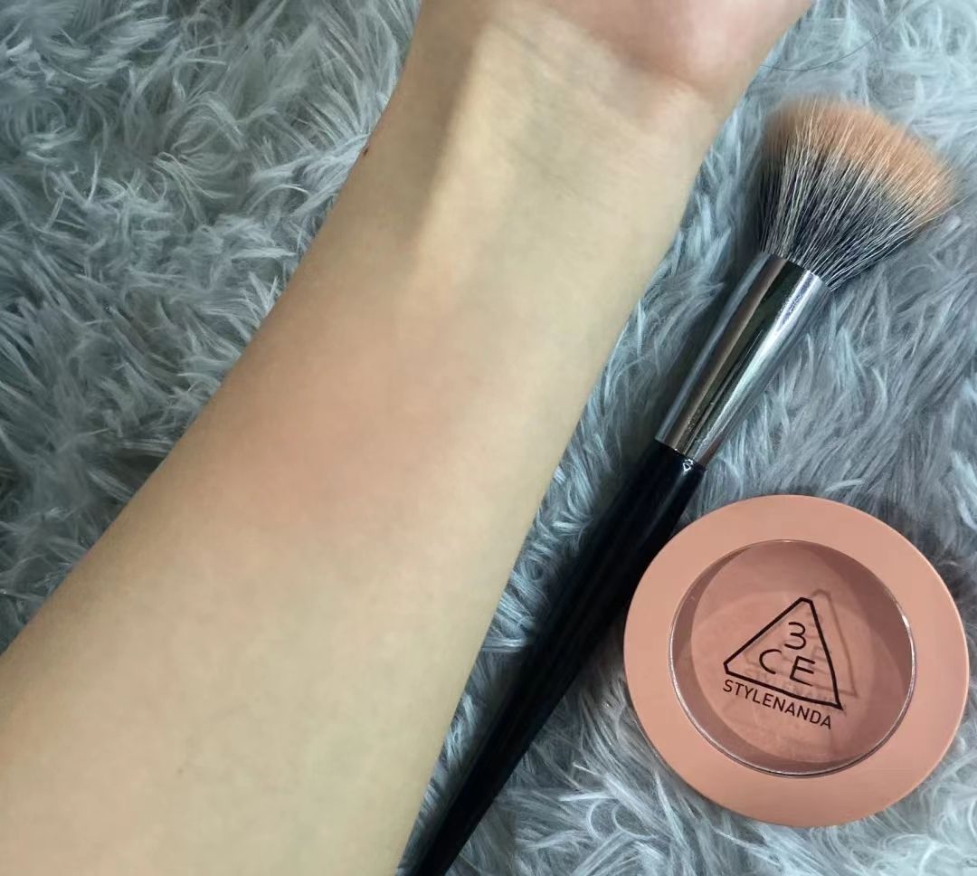 素颜白开水妆容教程,怎么打造清透的妆容