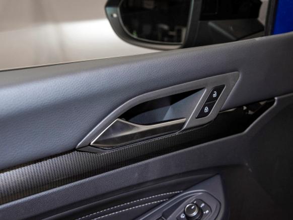 动力强劲提速高效稳定,动力不错换挡快无顿挫的轿车