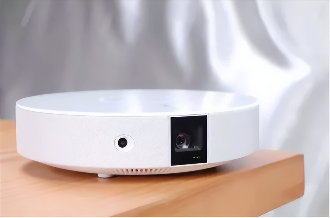 买投影仪要买什么样的投影仪最好,爱普生投影仪与极米投影仪测评