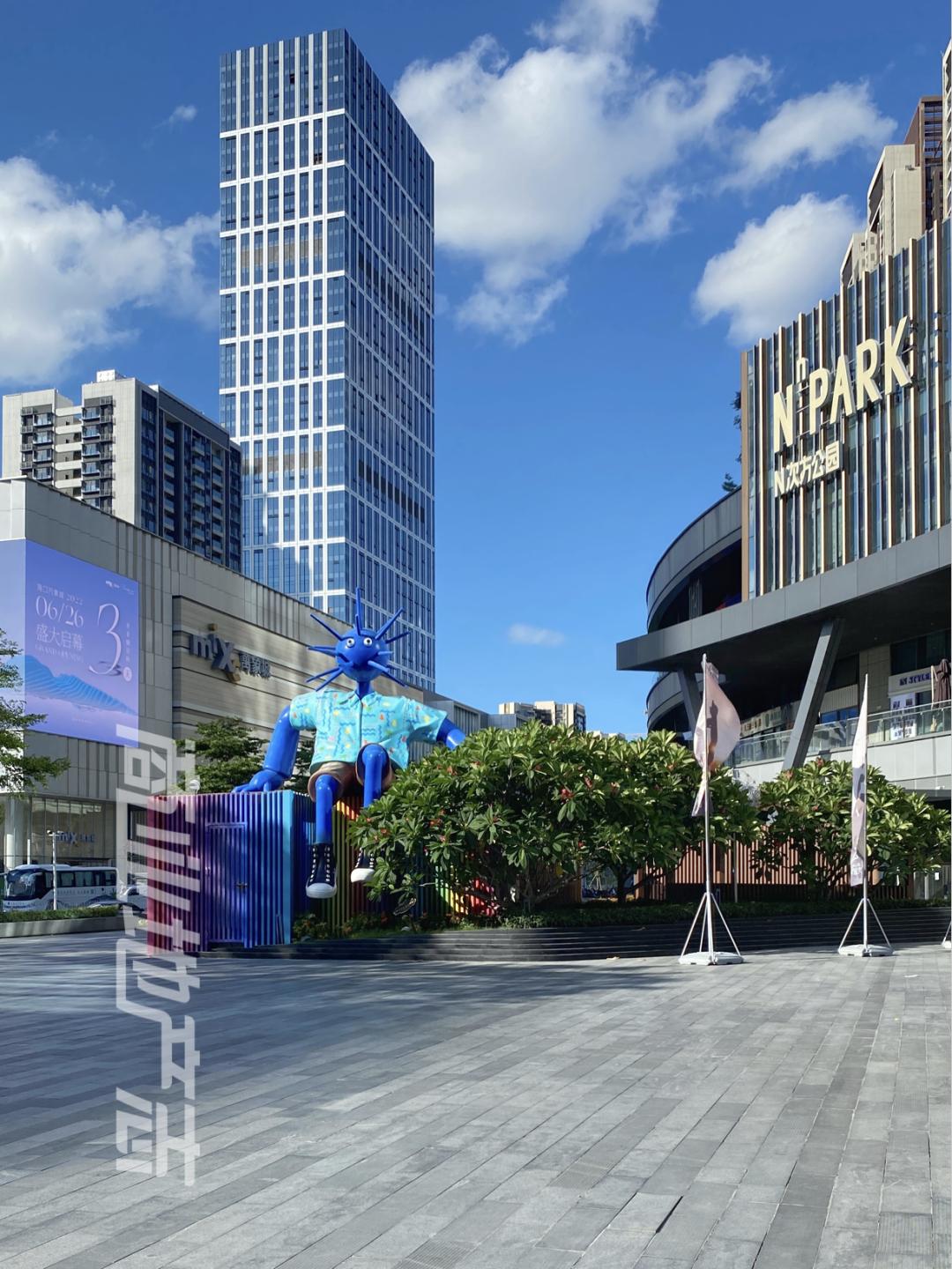 为了提升观察海口万象城的本地化视角,我在海口住了一整周