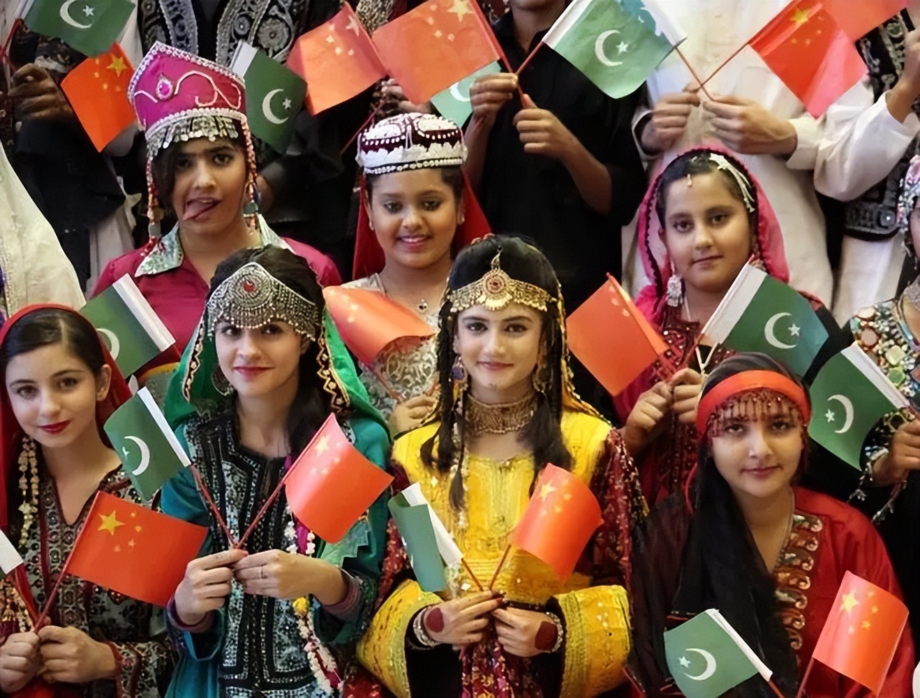 中巴友谊比海深比蜜甜英文,中巴友谊比天高比海深比蜜甜