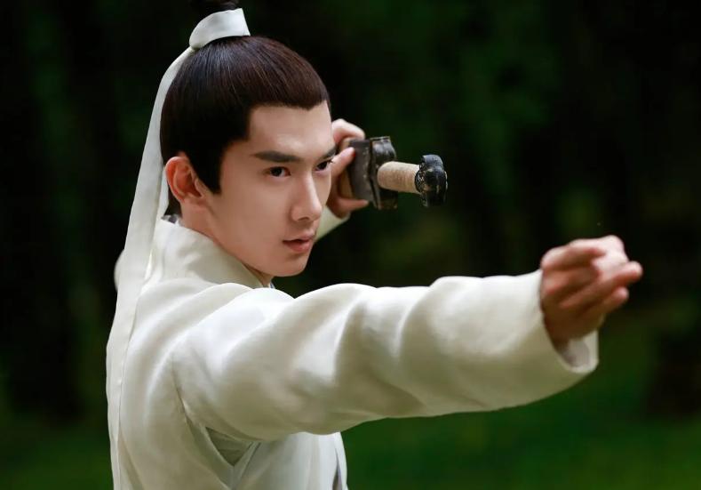 肖战梦中的那片海在央视哪台播放,梦中那片海肖战进组视频