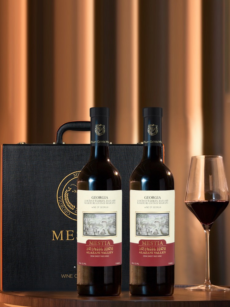 葡萄酒舌头染色,喝葡萄酒嘴唇会染色