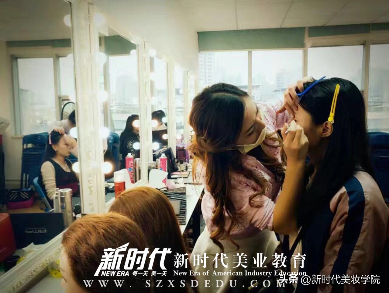 女孩学化妆学什么技术好,2021学化妆就业前景好吗