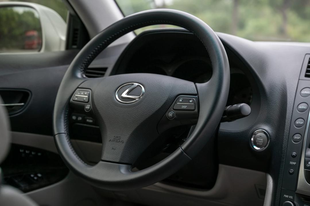 足够强大，就能与自己和解，经典值得回味——二*雷手**克萨斯GS300