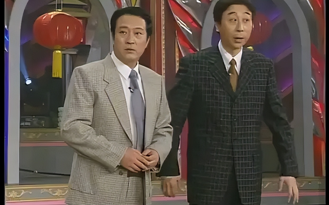 牛群辞官现场,牛群卸任县长后和冯巩合作过没有