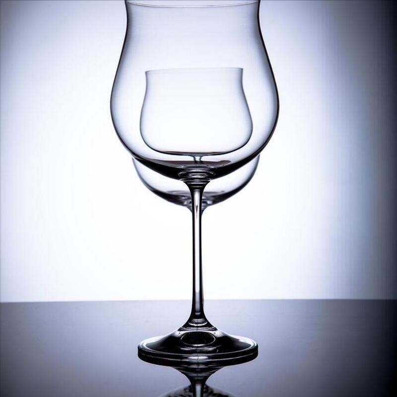 老人把房子卖了给儿子还债,老人为农村孤儿卖房