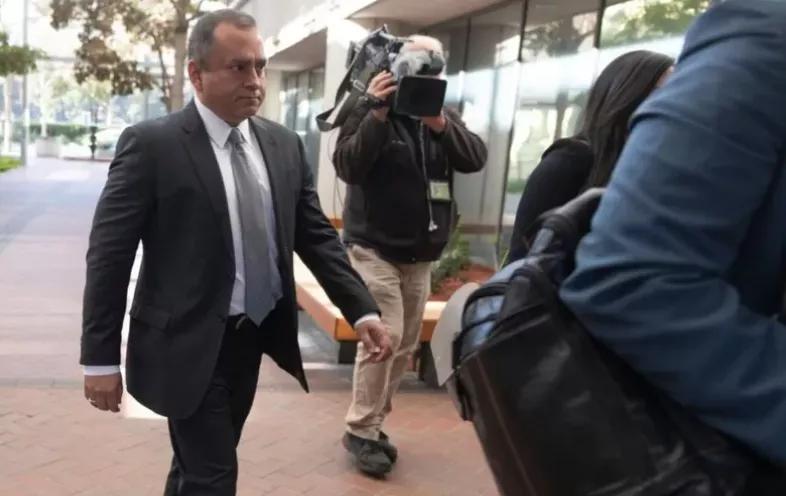 硅谷美女*子骗**滴血成金*局骗**被定罪，生活中种种怪异举动也被曝出