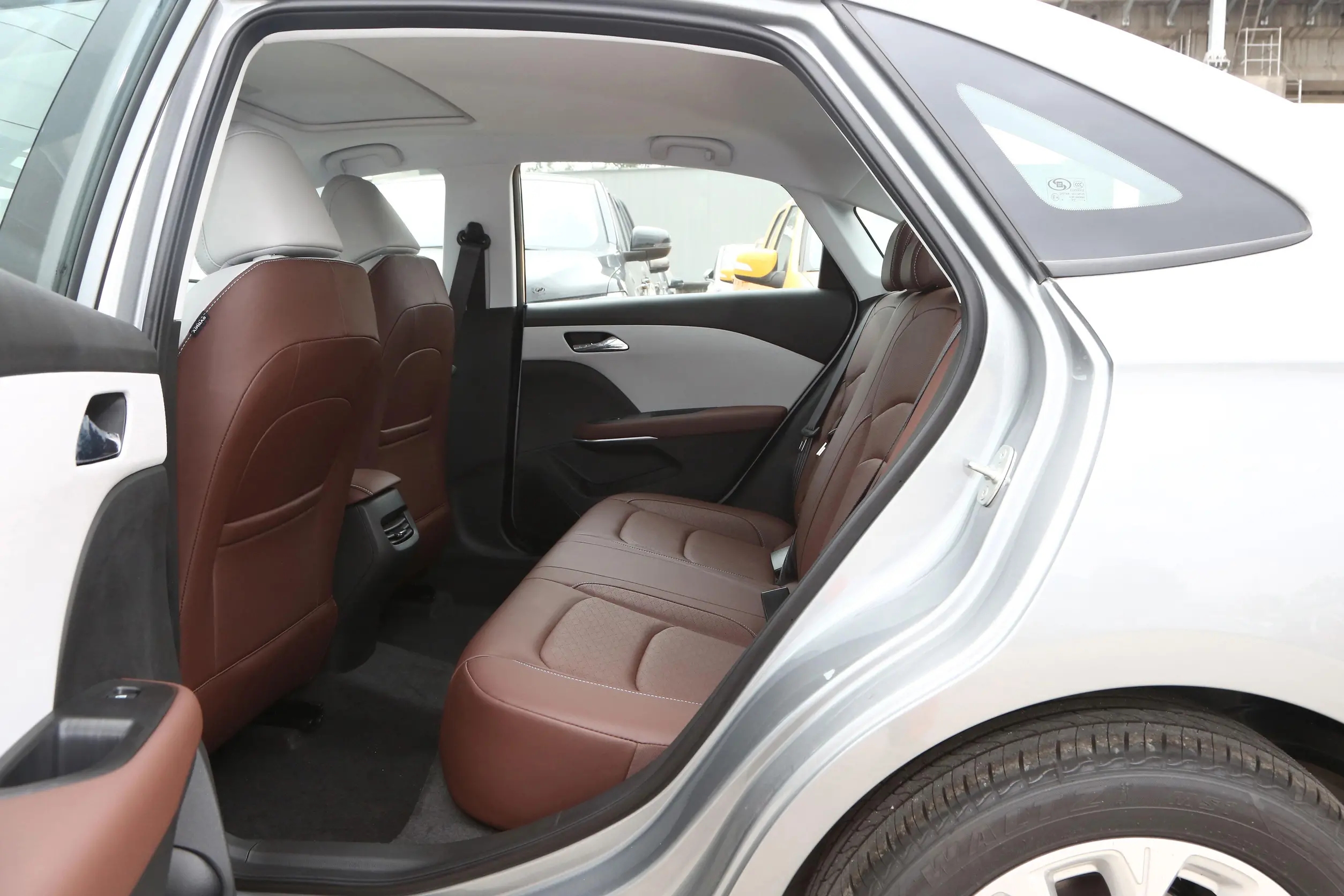 3款十万元级家轿经济与颜值兼备,10-15万落地这3台家轿是首选