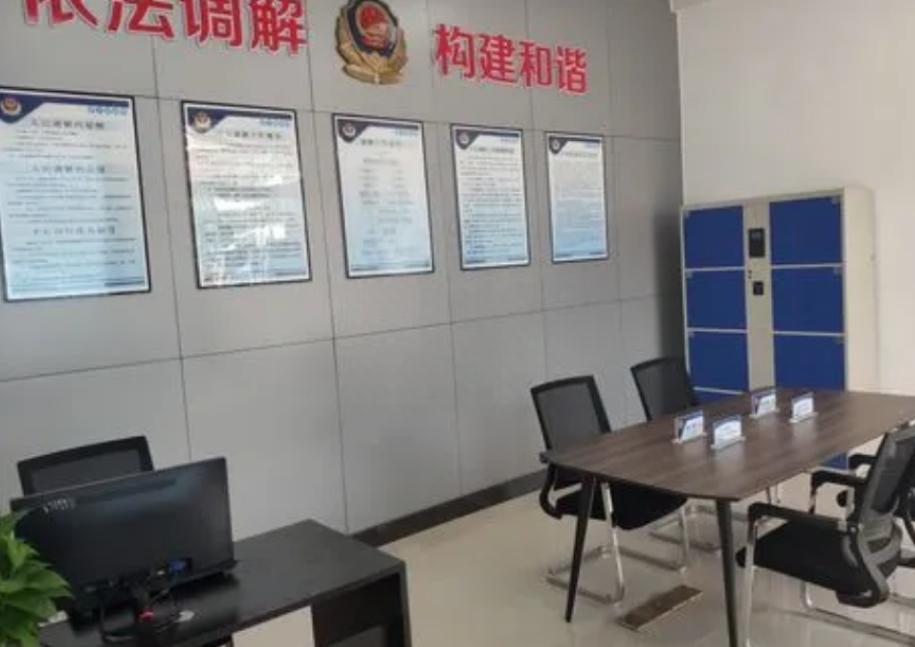 某地女子工地干活撞见男子撒尿，日思夜想成病，竟报警让对方负责