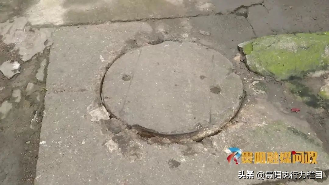 一下大雨就往外冒污水,下雨小区化粪池很臭