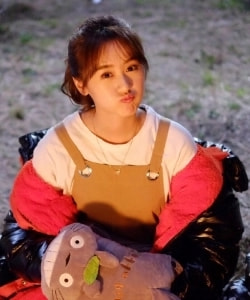 她被誉为神颜小花被李冰冰力捧,她曾被誉为娱乐圈校花