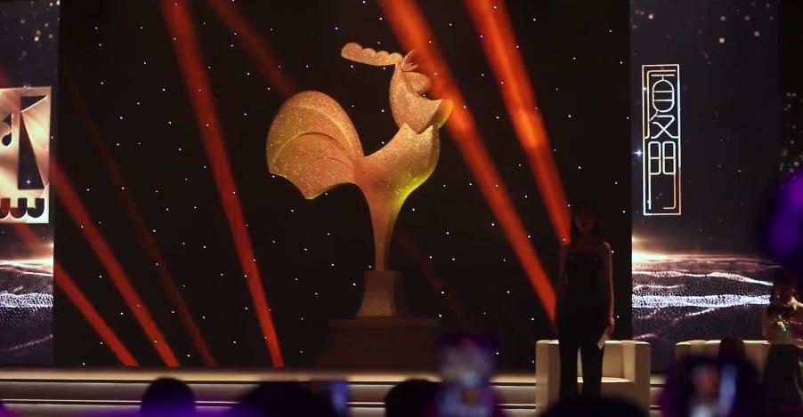 周冬雨杜江金鸡,金鸡奖周冬雨念稿子