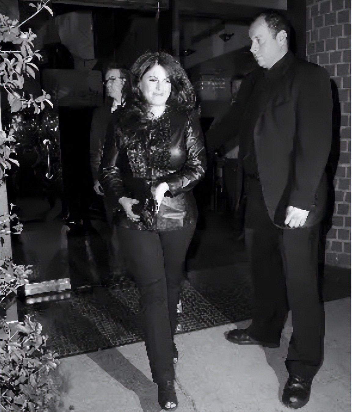 克林顿“拉链门”：美国最著名性丑闻，总统2年与实习生10次偷情