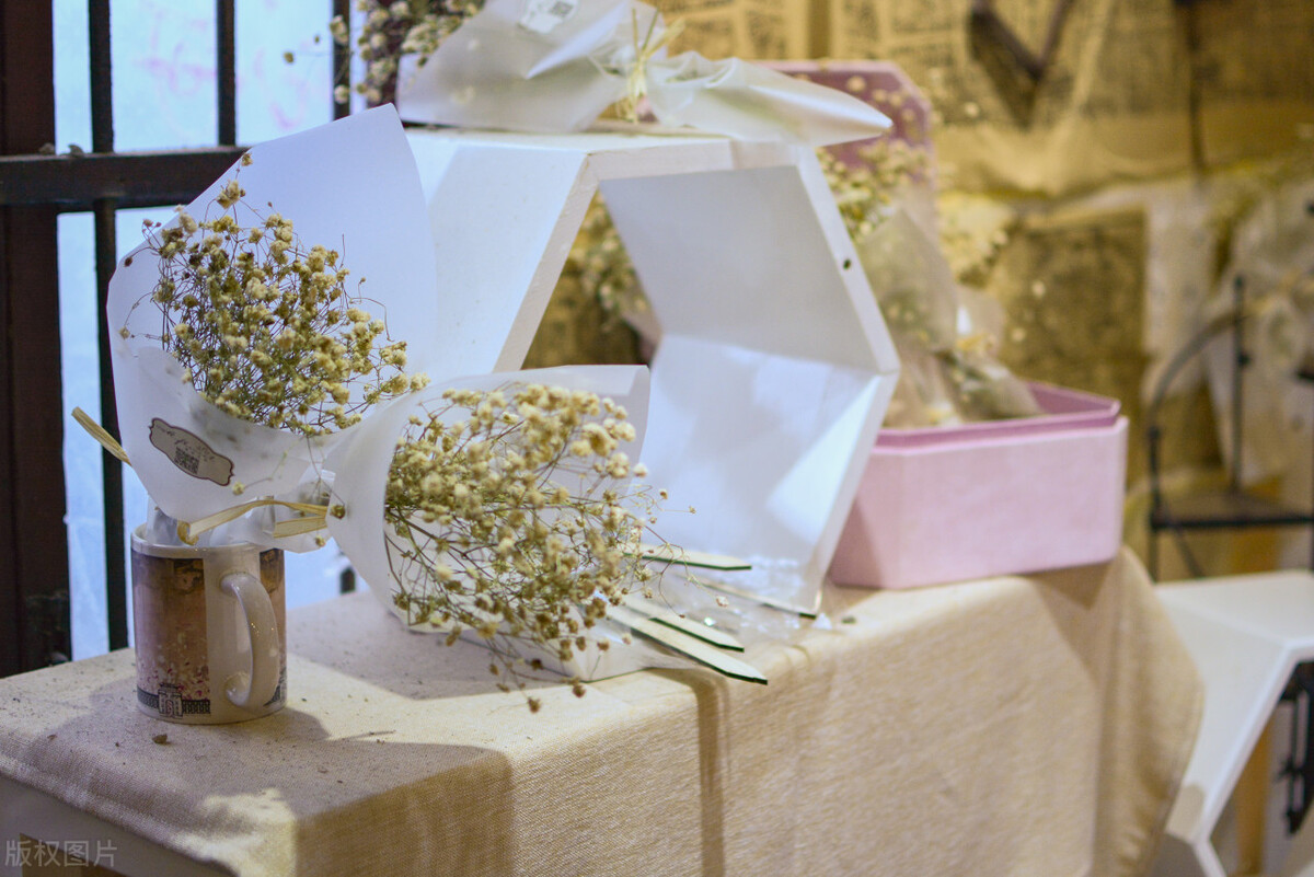 不念过往，只慕余生，愿三餐烟火暖，四季皆安然