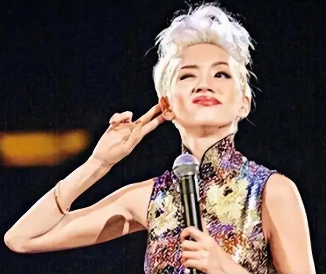 香港经典女歌星邓丽君,最有影响力的女星邓丽君