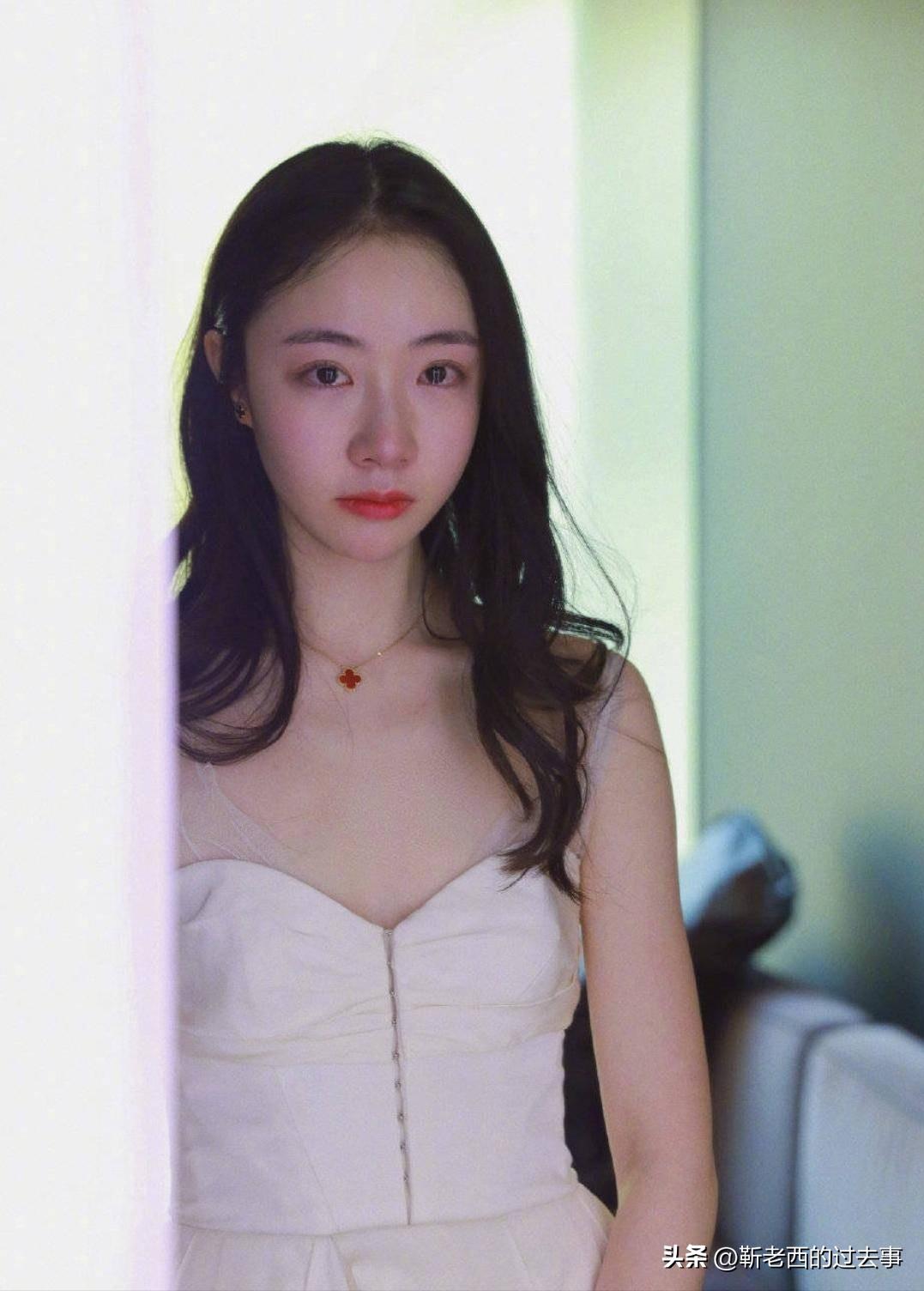 才2年就忍不住了,33岁的霍尊,终究还是难过“美人关”