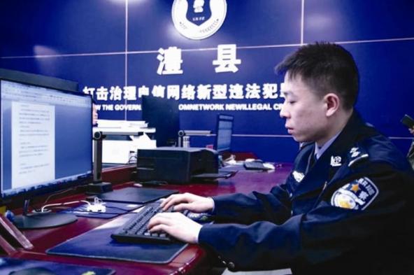 向执法警察致敬,致敬最坚守的警察