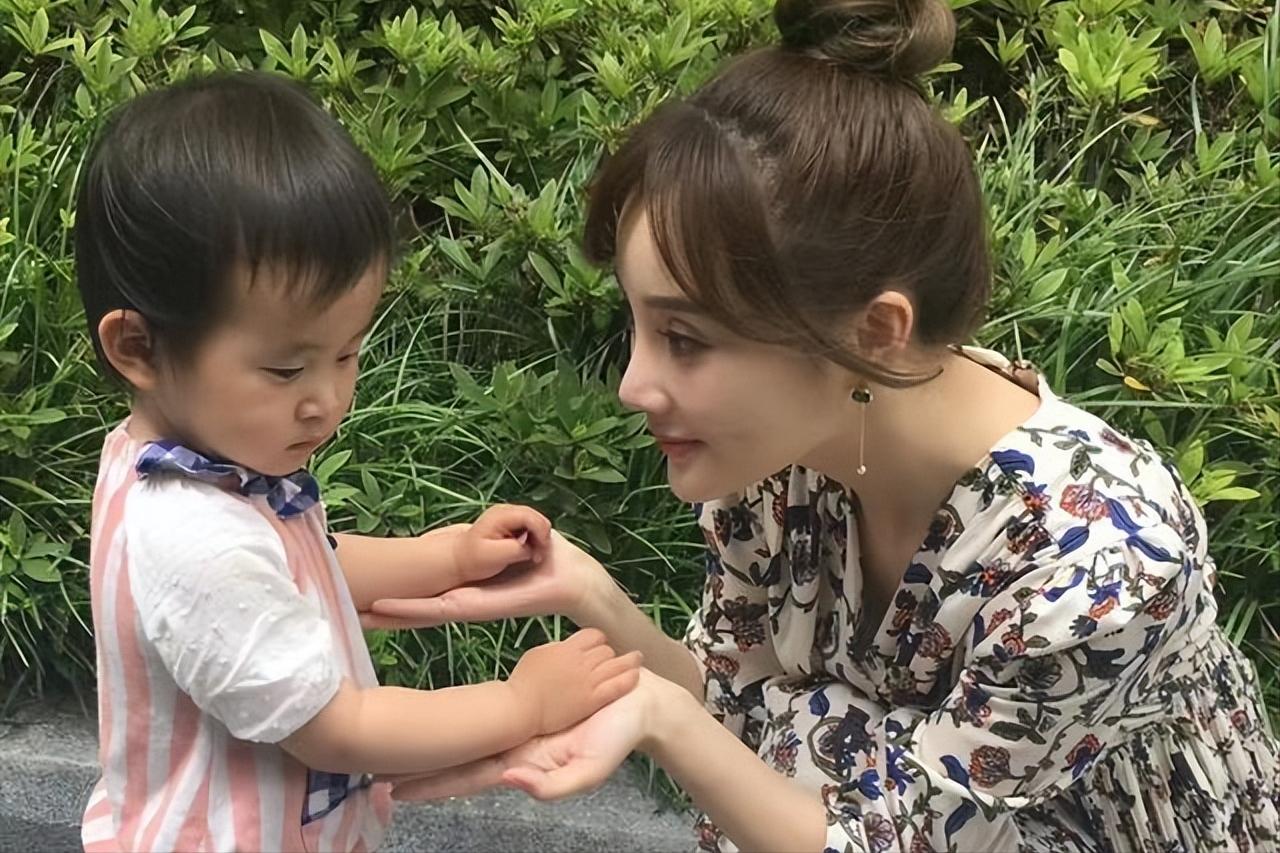 李小璐要怎样大家才会原谅她,李小璐魅力有多强