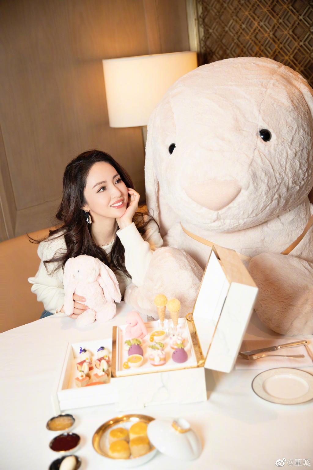 董璇晒高能健身照,董璇微博之夜