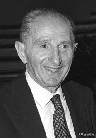 曾经的男模军团，意大利世界杯球服变革