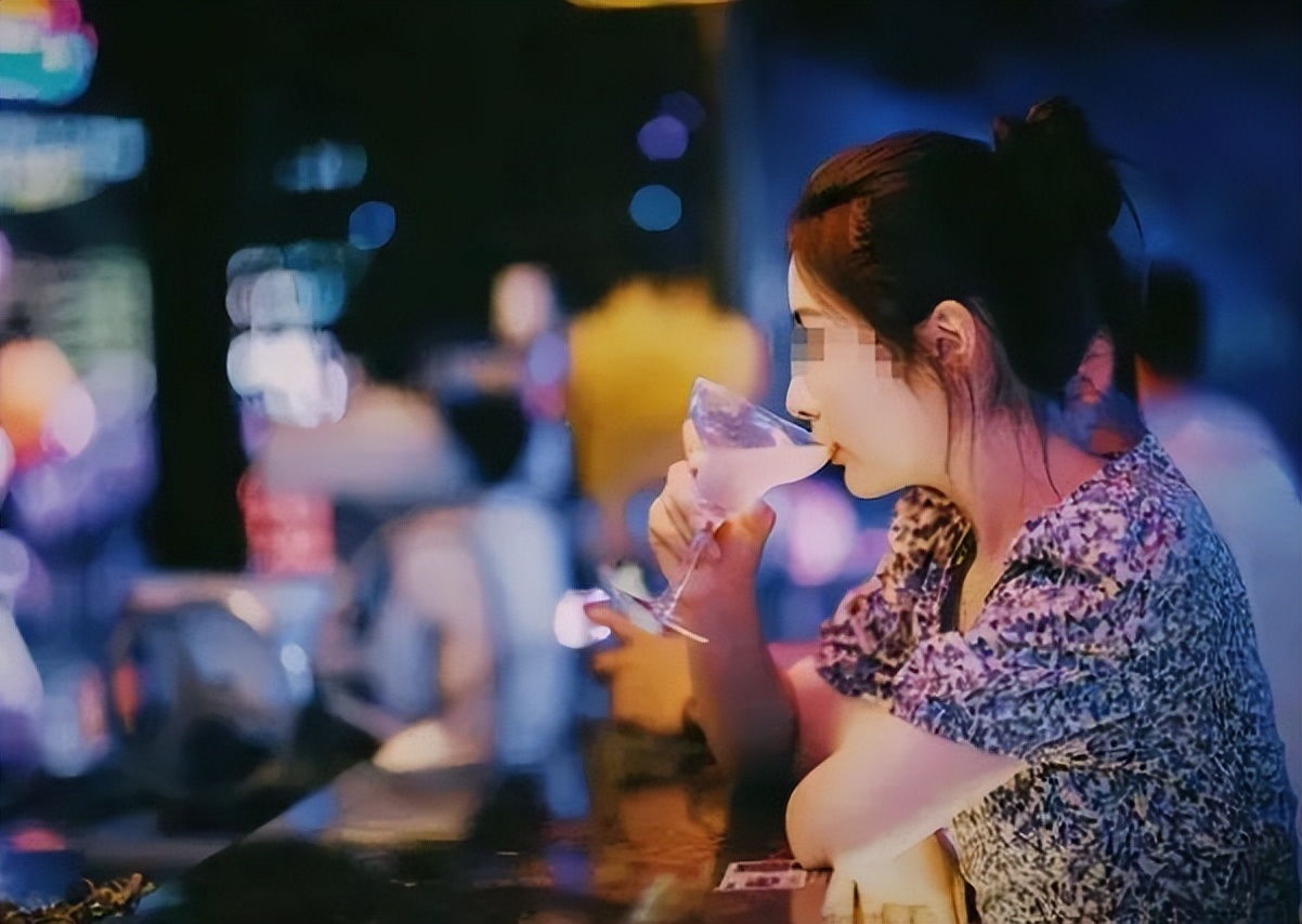 大学生明码标价,如何看待女学生明码标价