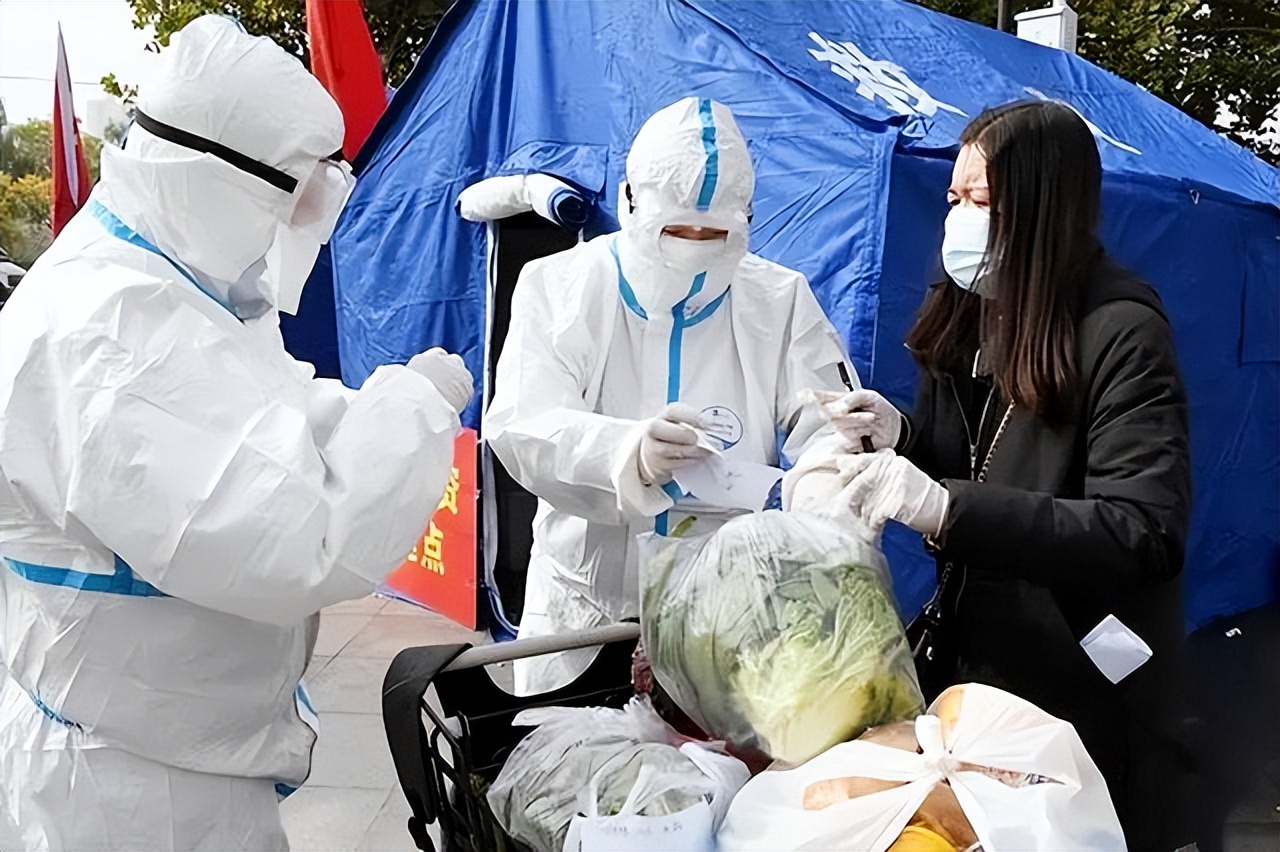 96年台湾富家女与*小平邓**警卫员订婚，女方母亲：台湾娶妻要100万