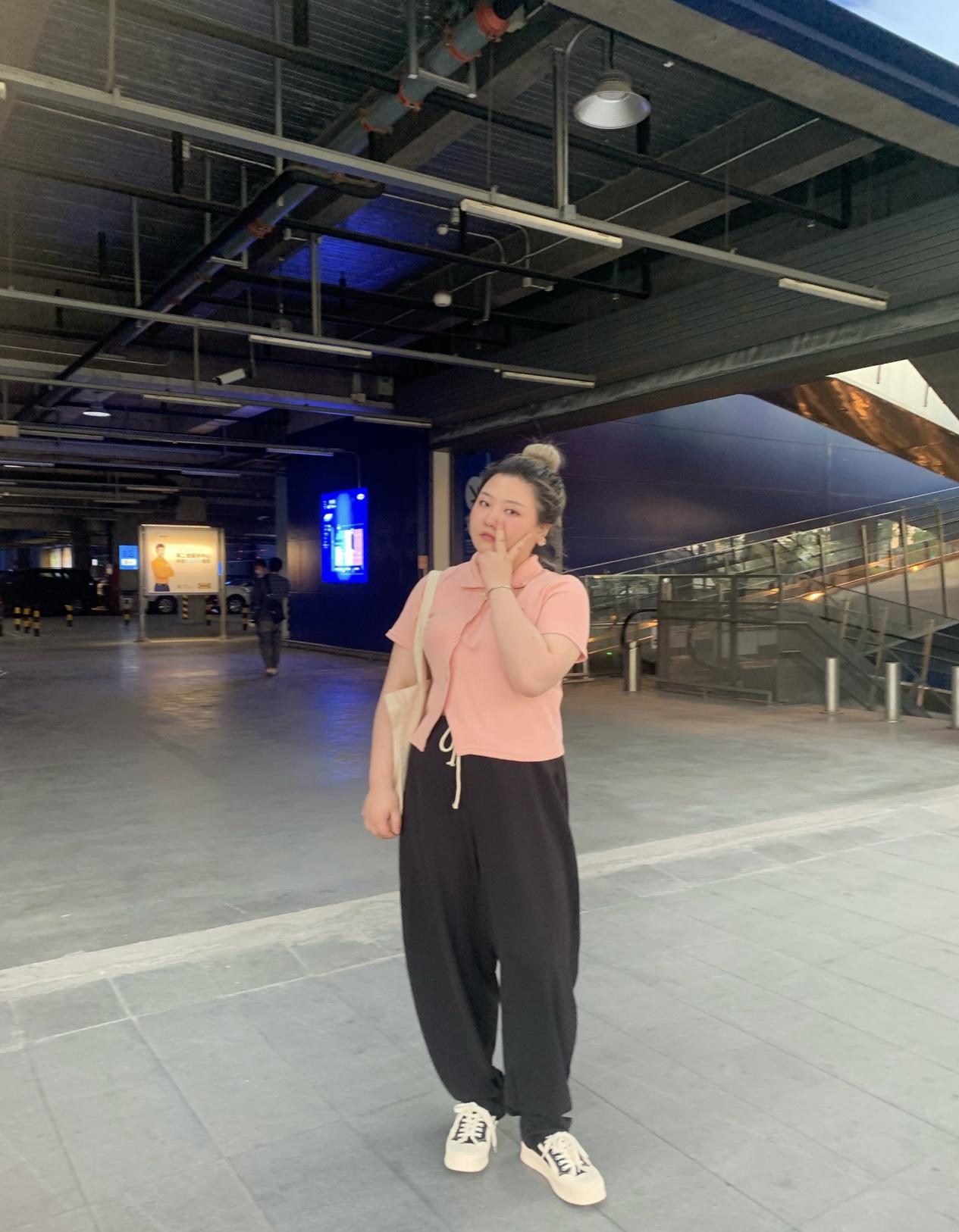 这才是真的胖女孩穿搭，身材圆润依然能穿出精致感，不沉闷很温柔