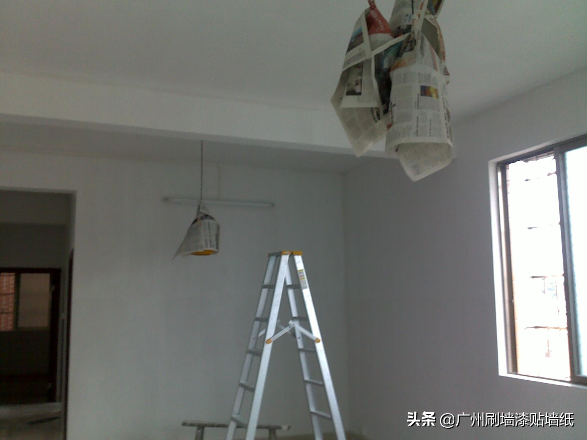 刚刷三年的墙面需要怎么翻新,翻新墙面自己刷漆的方法和技巧