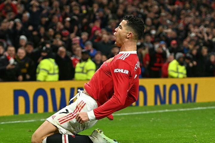 国足队长助攻,国足25场20球5助神锋