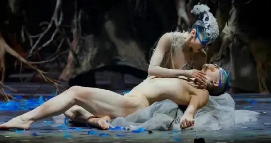 “大秀*光春**”不害臊，娱乐圈的“流氓艺术”，该管管了！