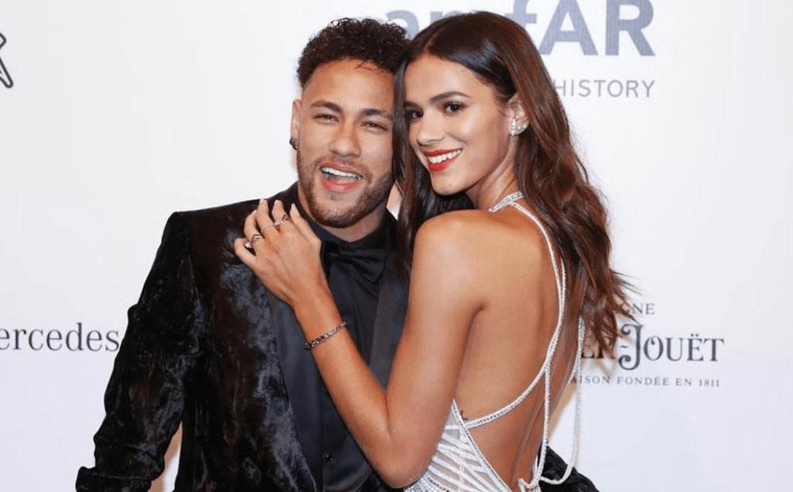 足坛十大最美球星女友,世界杯足球运动员最美妻子排名