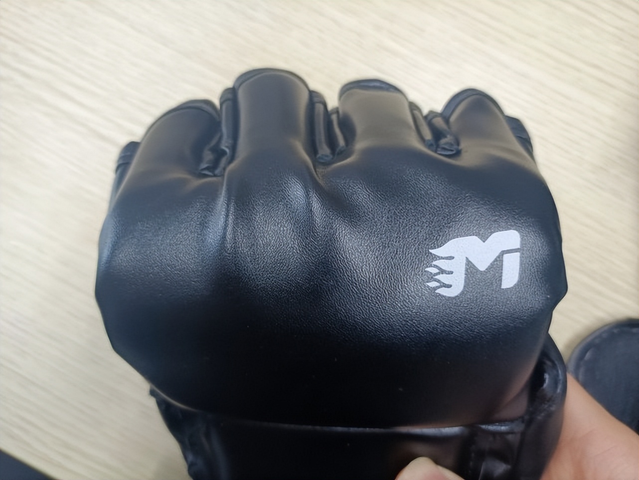 测拳力的工具,拳力测试戴什么拳击手套