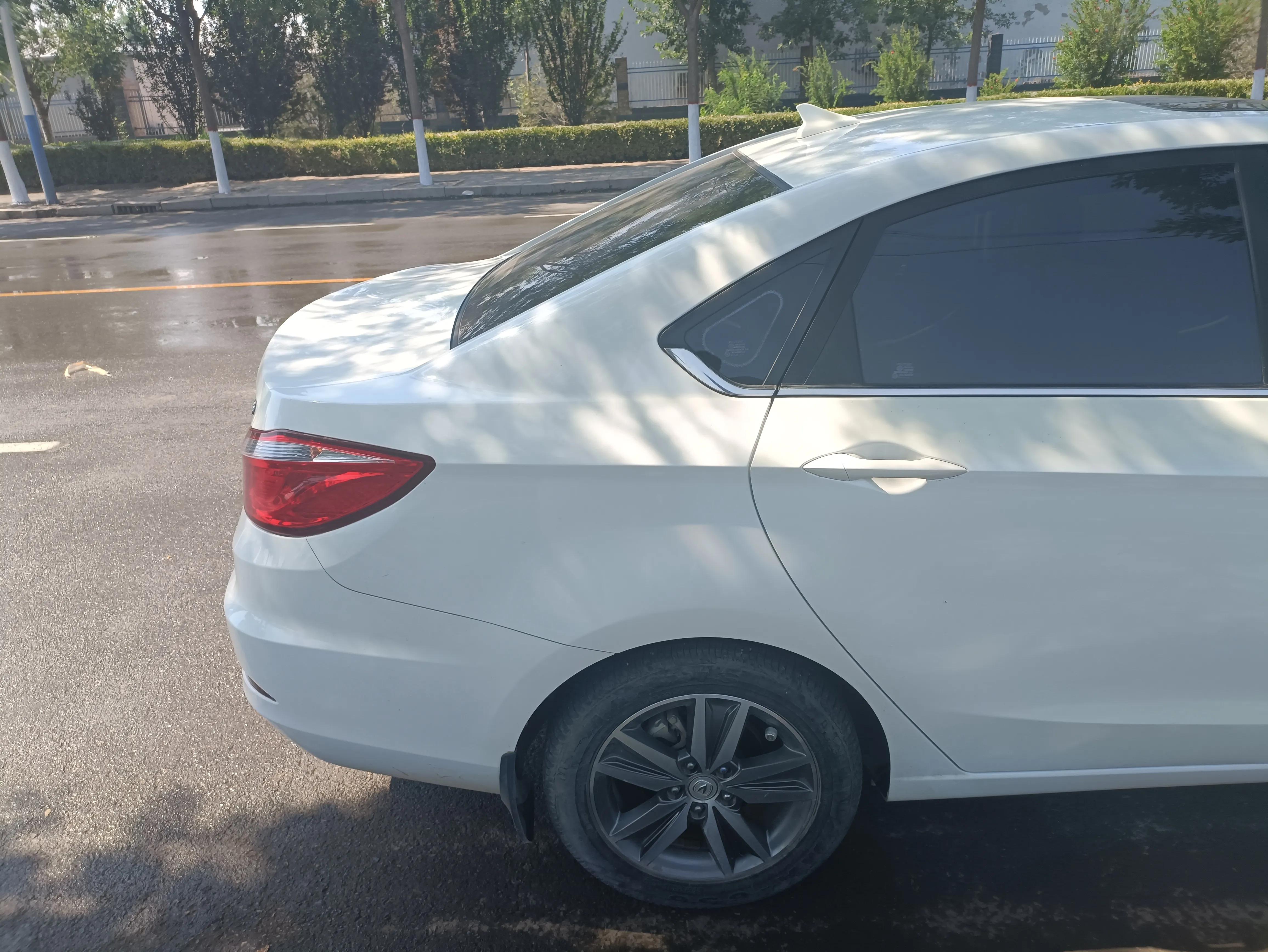 长安逸动esp灯常亮怎么处理,2022款逸动plus的esp怎样操作