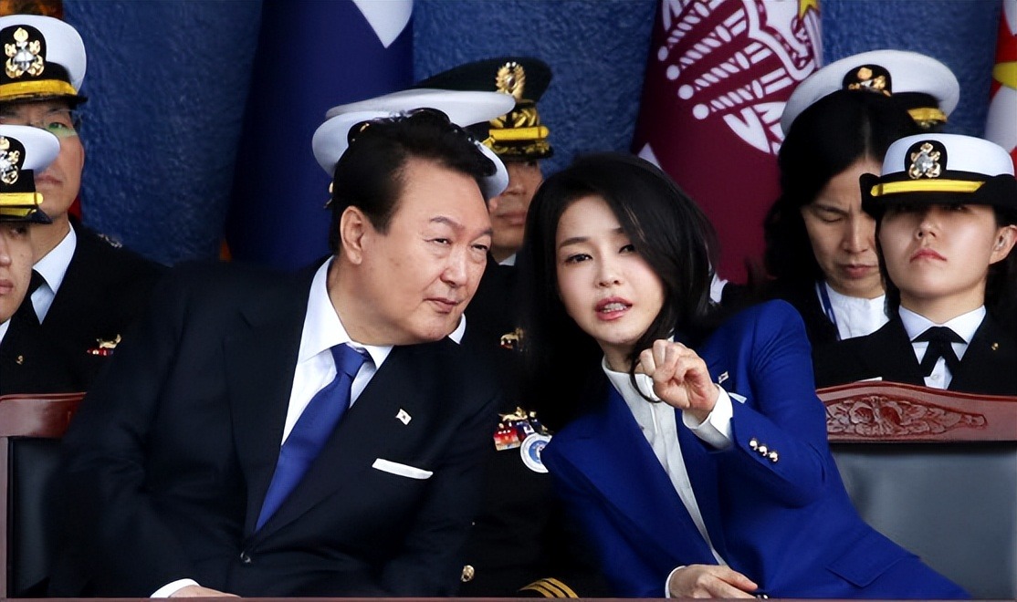 韩第一夫人,韩第一夫人罕见亮相