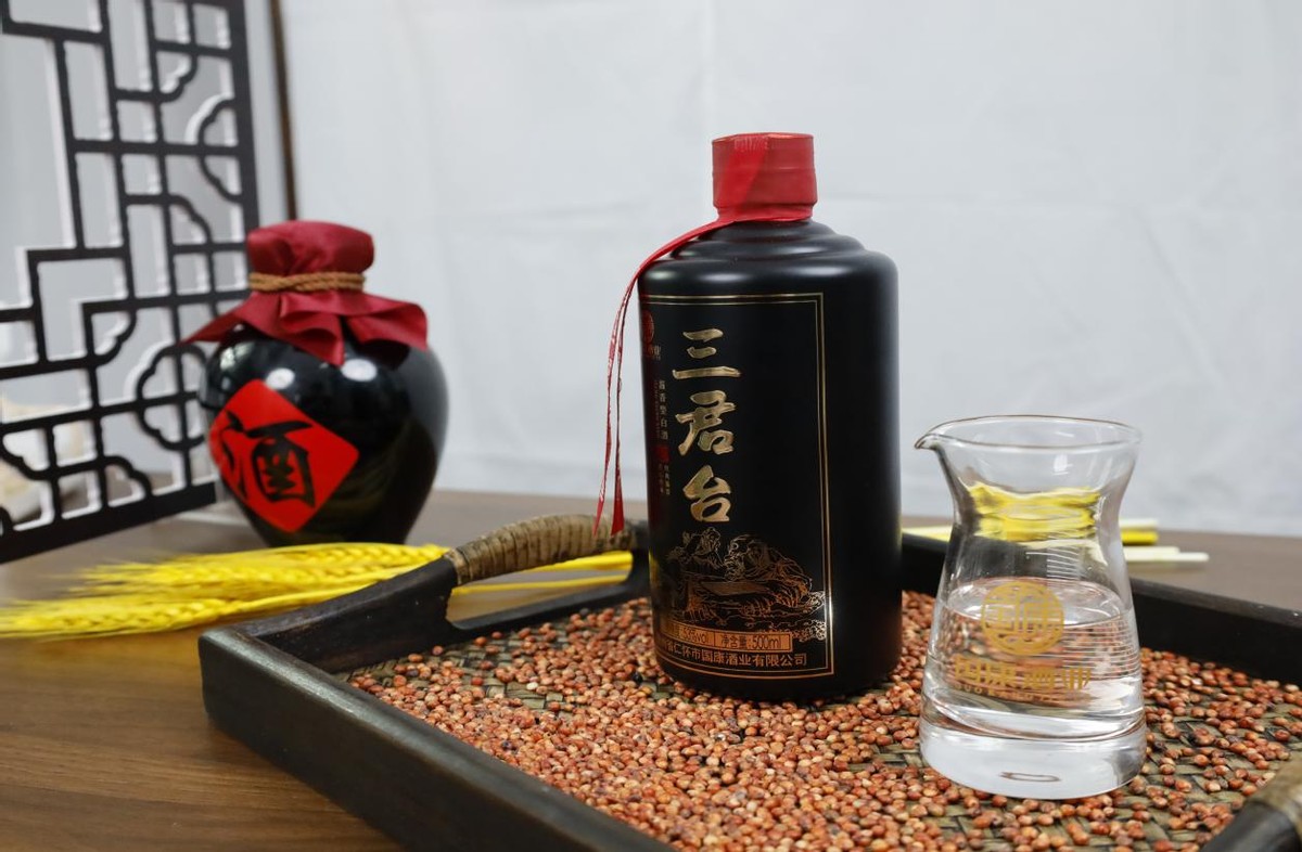 为什么同样的牛栏山酒喝着不一样,白瓶牛栏山和绿瓶牛栏山