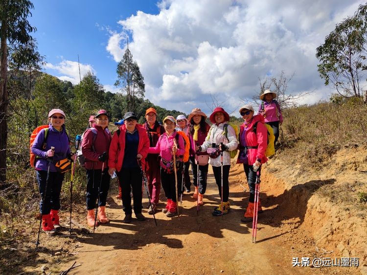 逛天坑、探叮呤当啷洞，去昆明安宁徒步，总有很多惊喜