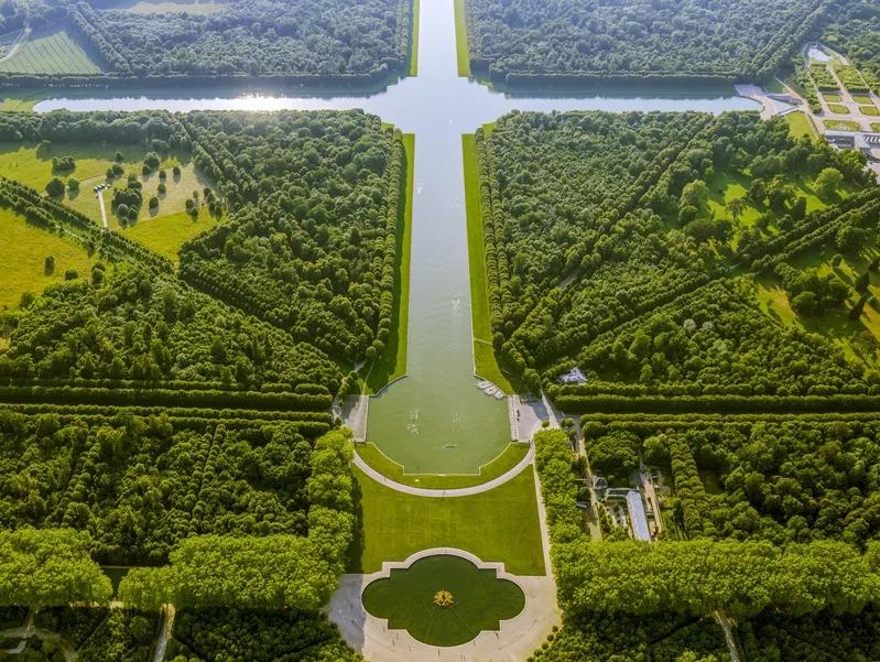 凡尔赛宫的园林,凡尔赛宫花园面积