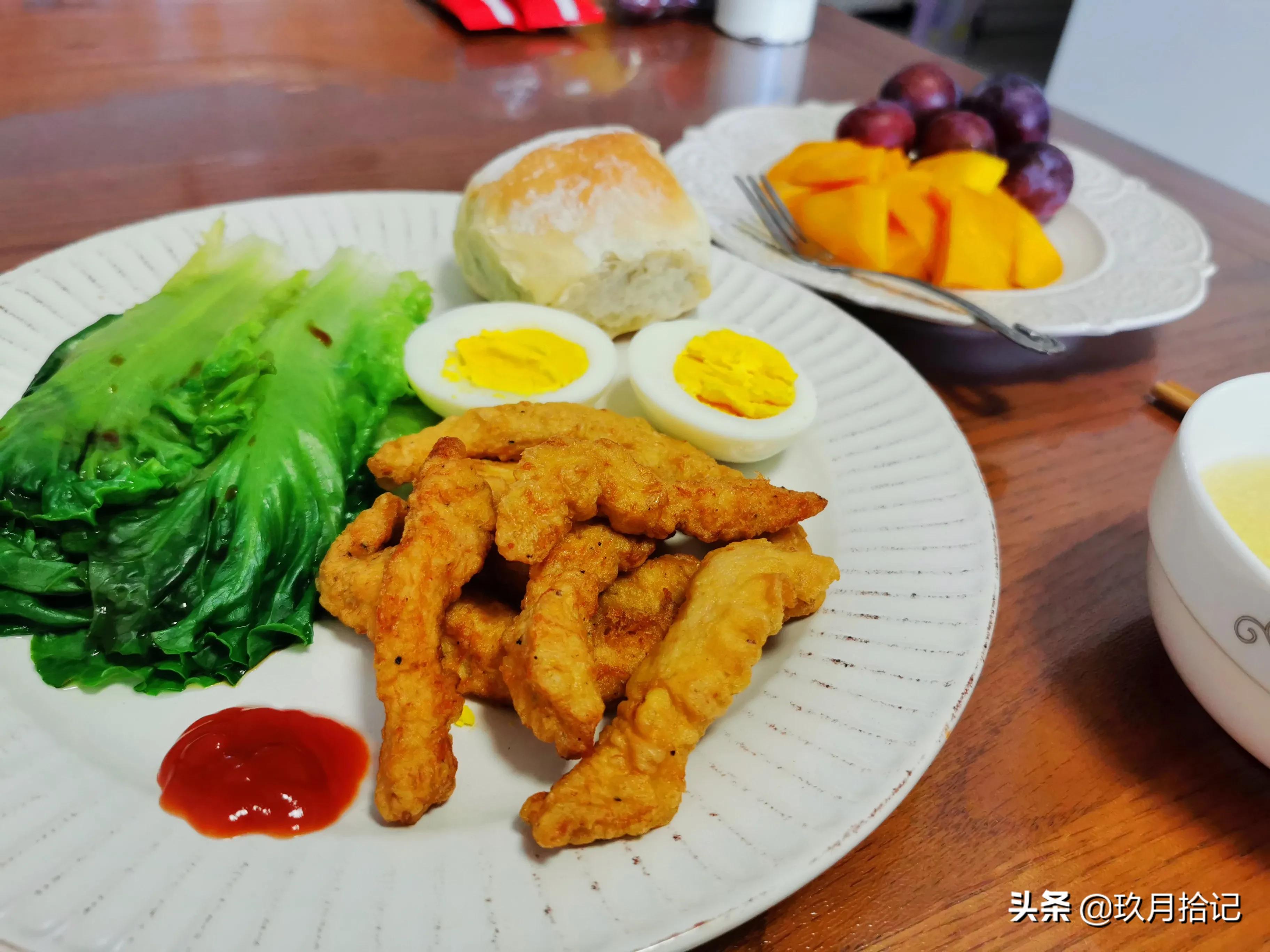 高中生学习紧张早餐别总牛奶面包，每天营养丰富换样吃用陪伴减压
