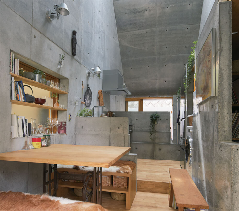 日本小夫妇房子,日本夫妻住进荒宅