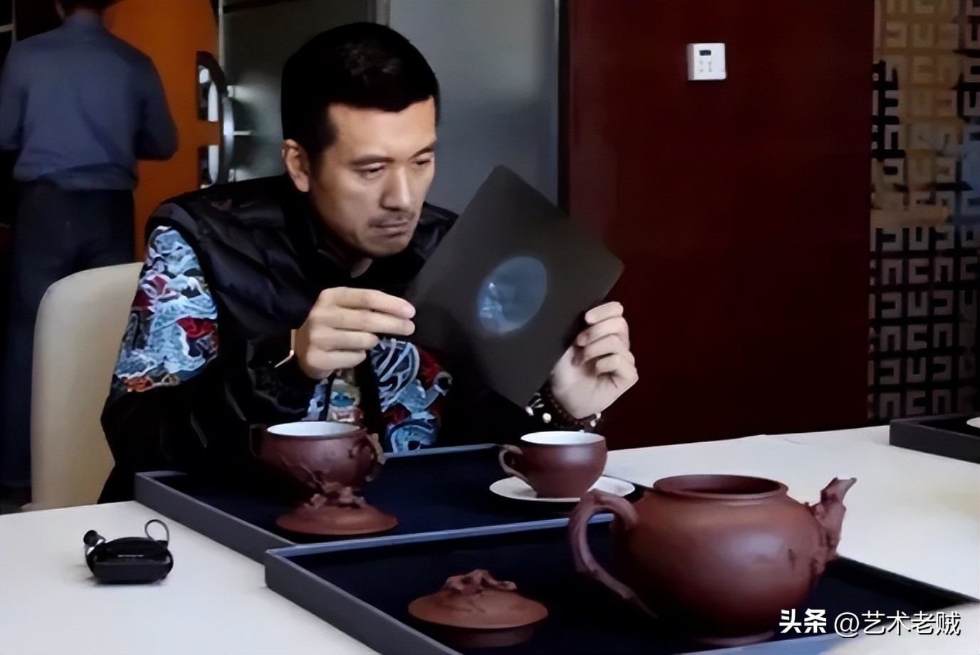 9200w紫砂壶,一把紫砂壶上万元值不值得