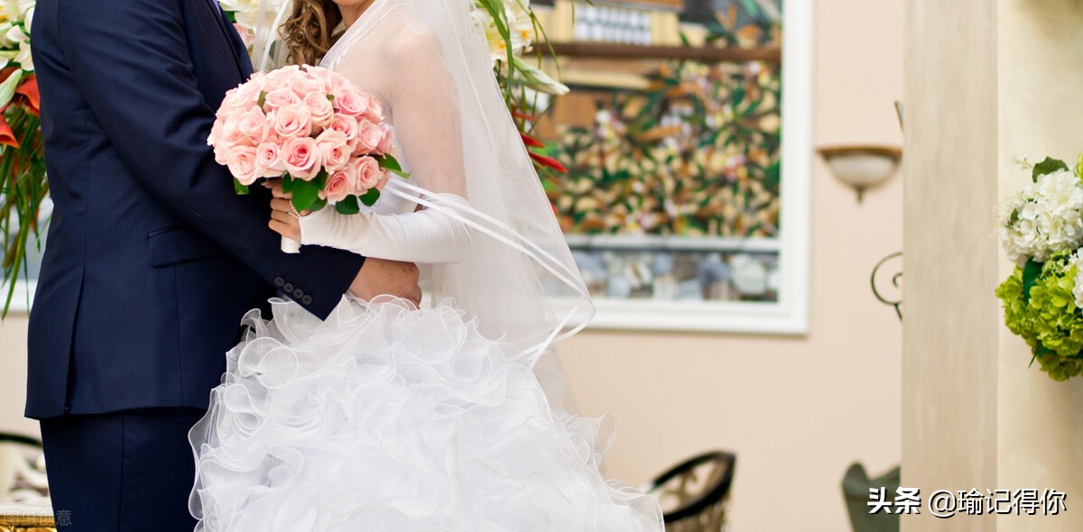 儿子媳妇离婚公婆讨还165万,婆婆拿200万让儿子和儿媳离婚