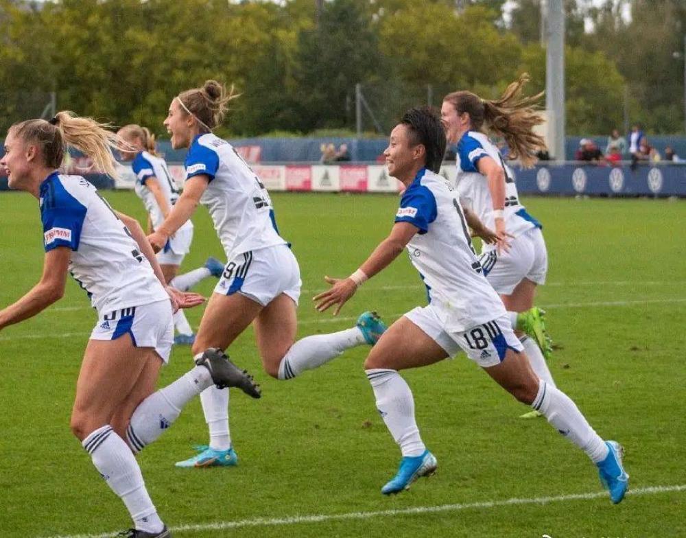 17岁张琳艳绝妙弧线球,张琳艳头球破门震惊世界