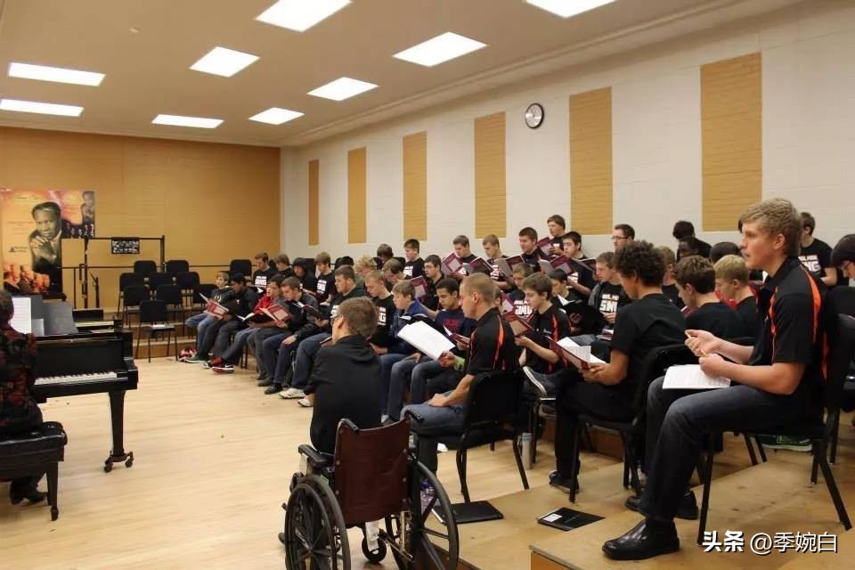 音乐治疗是一个系统的干预过程,音乐治疗中患者与音乐的关系