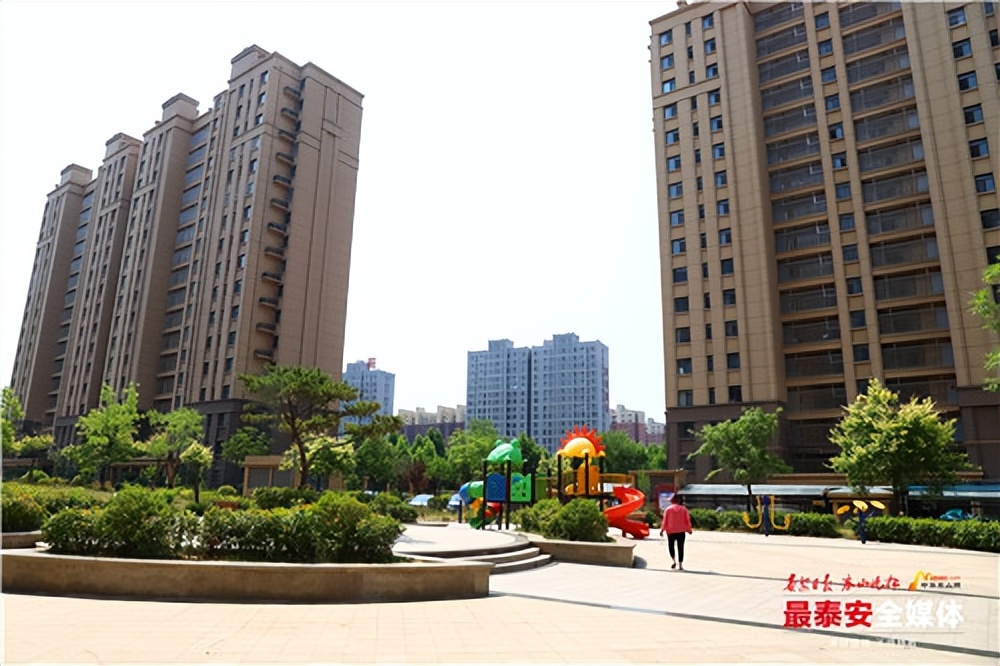 创城清理乱堆放杂物,创建文明城市私搭乱建拆除